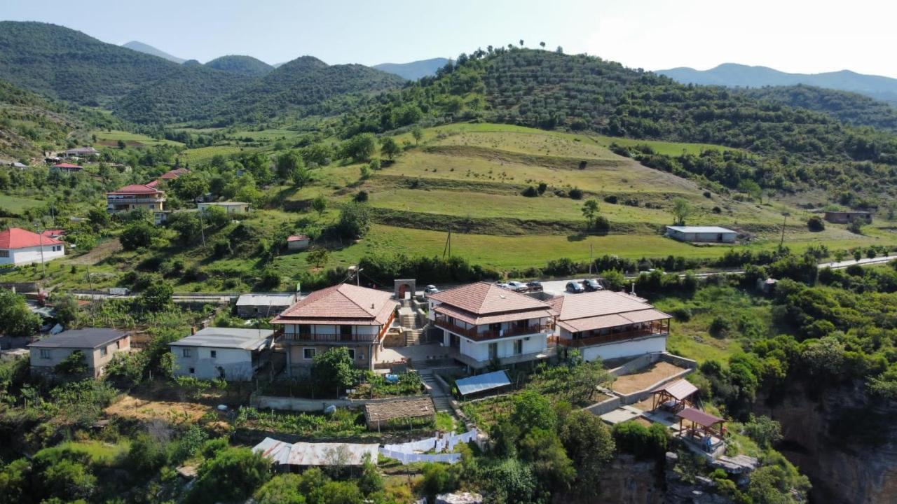 Guest House Bracaj Zhaban Kültér fotó