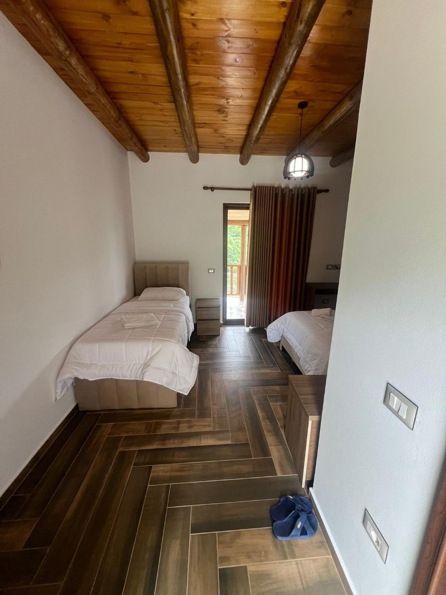 Guest House Bracaj Zhaban Kültér fotó