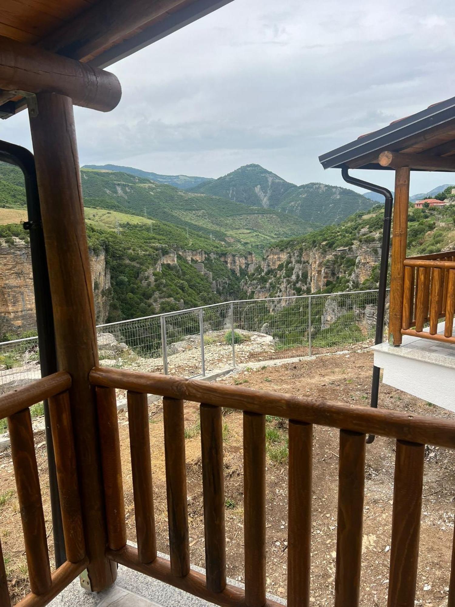Guest House Bracaj Zhaban Kültér fotó