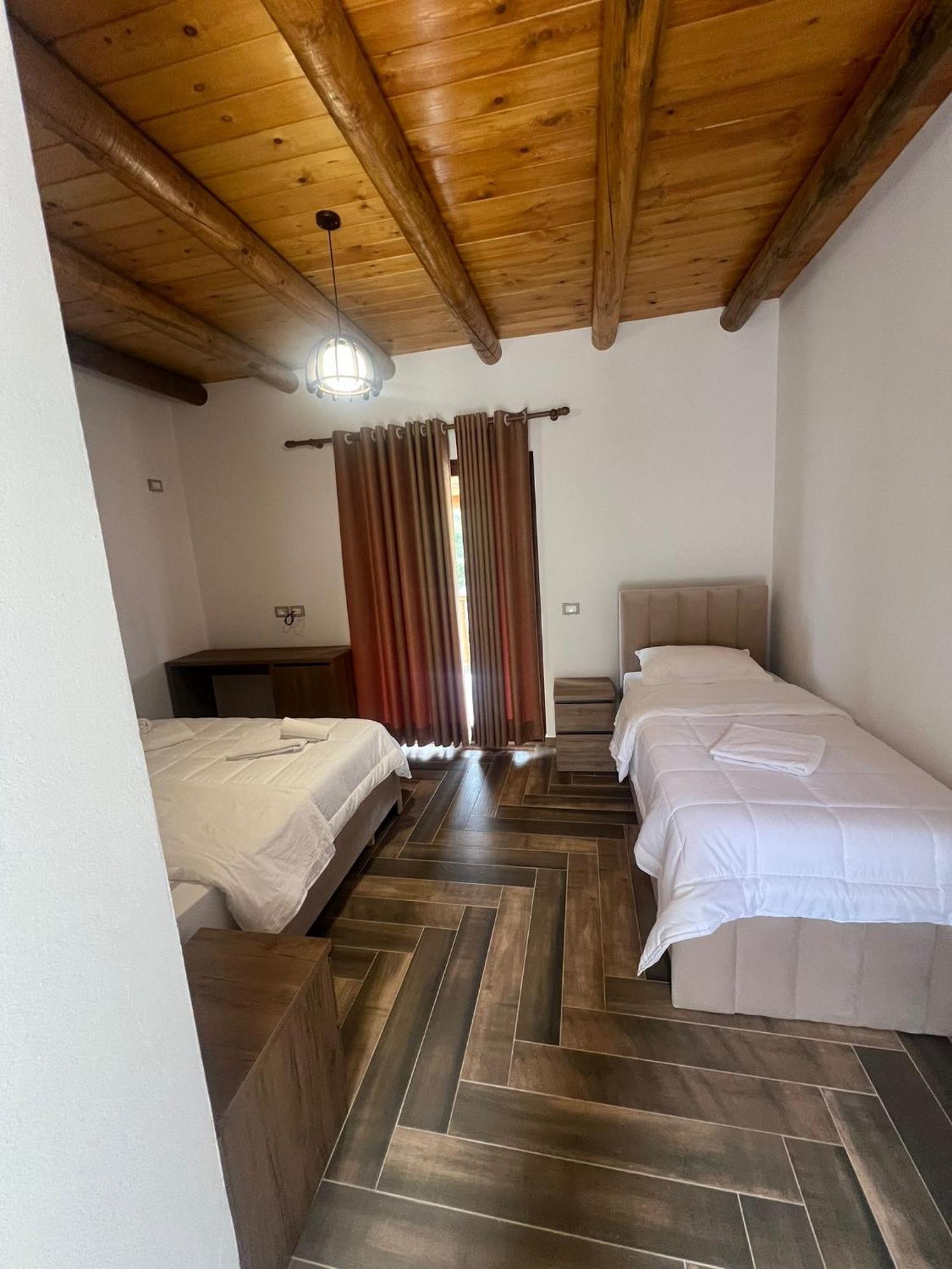 Guest House Bracaj Zhaban Kültér fotó