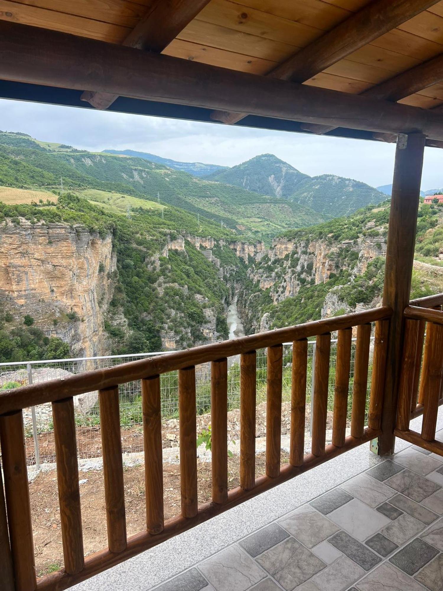 Guest House Bracaj Zhaban Kültér fotó