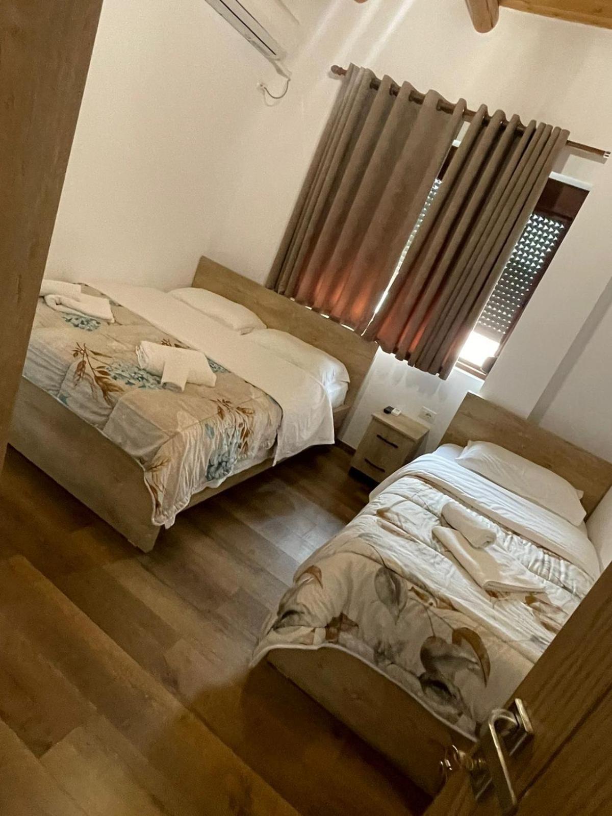 Guest House Bracaj Zhaban Kültér fotó