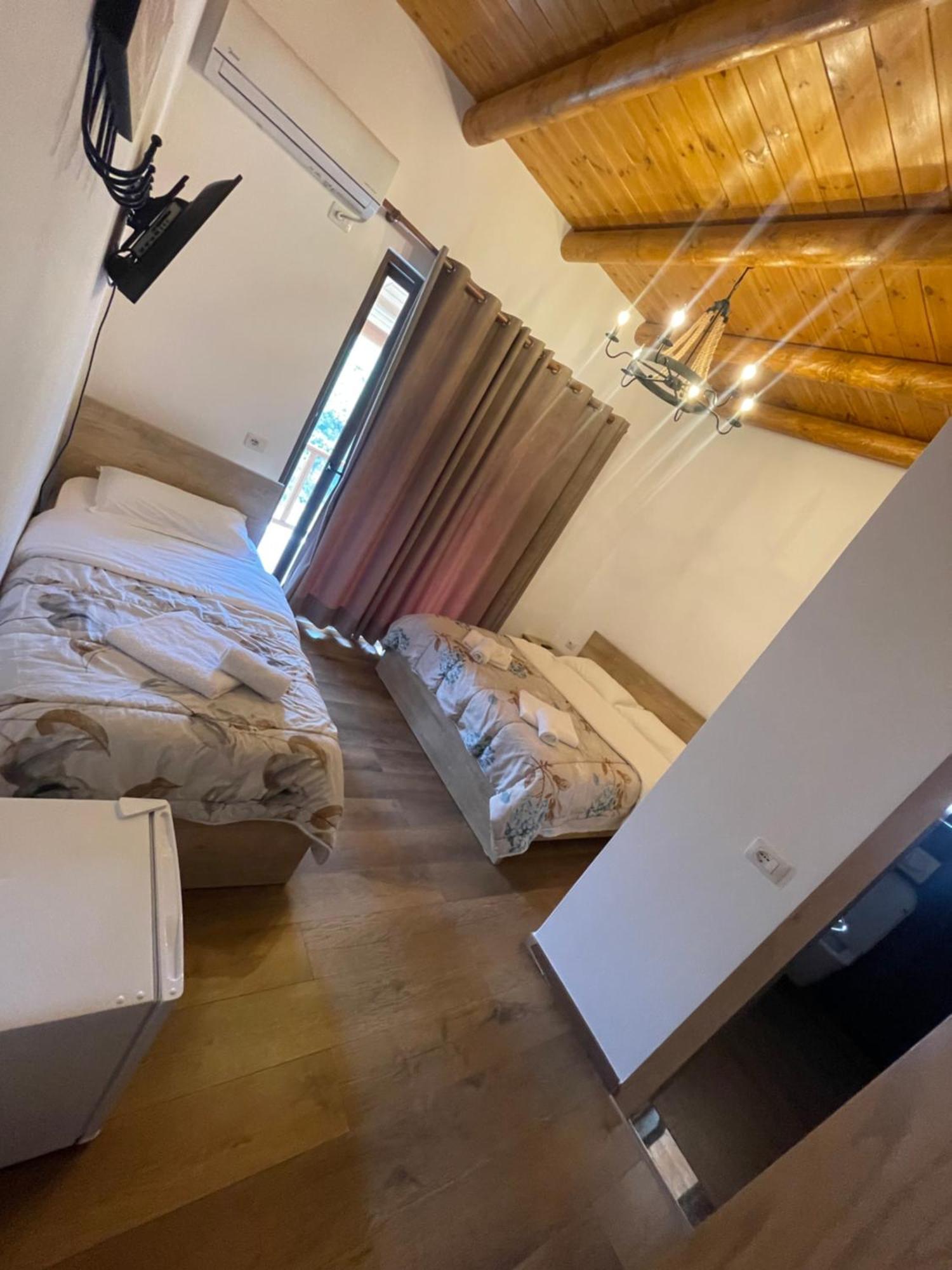 Guest House Bracaj Zhaban Kültér fotó