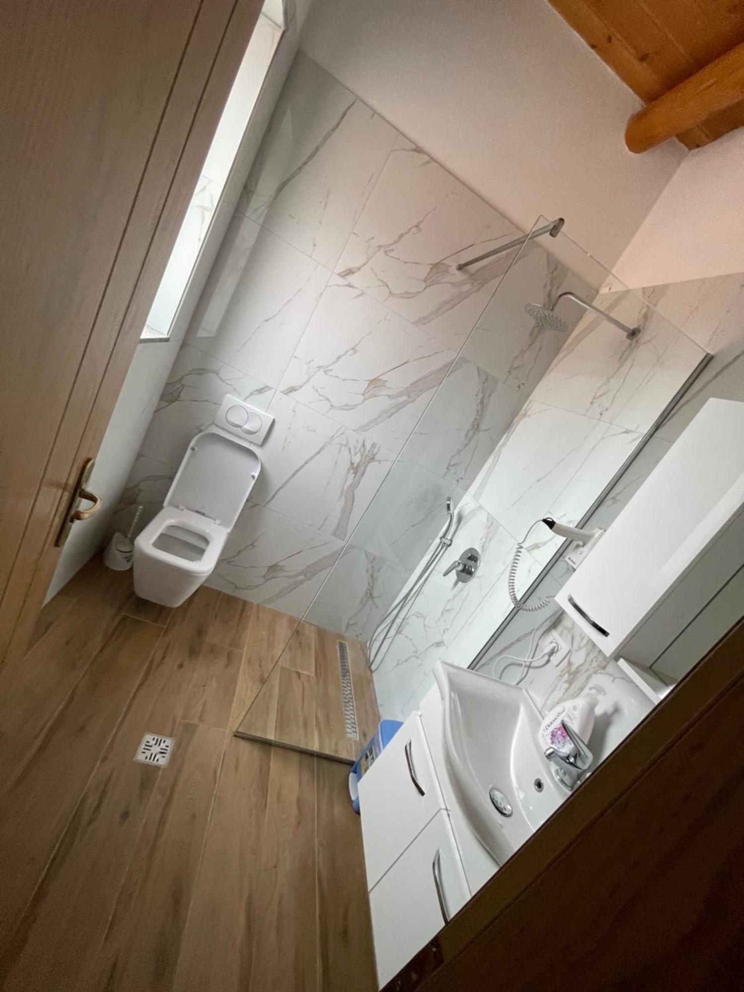 Guest House Bracaj Zhaban Kültér fotó