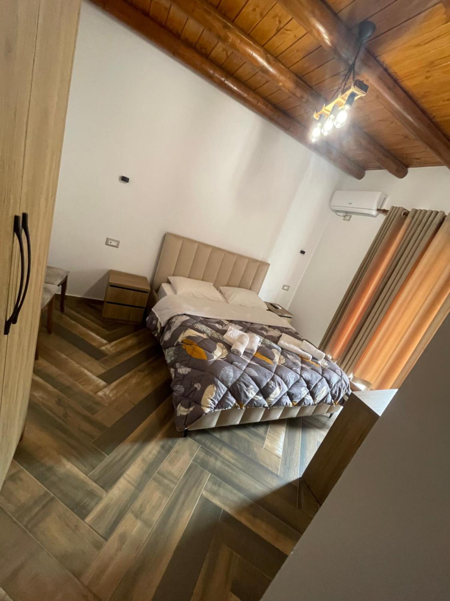 Guest House Bracaj Zhaban Kültér fotó