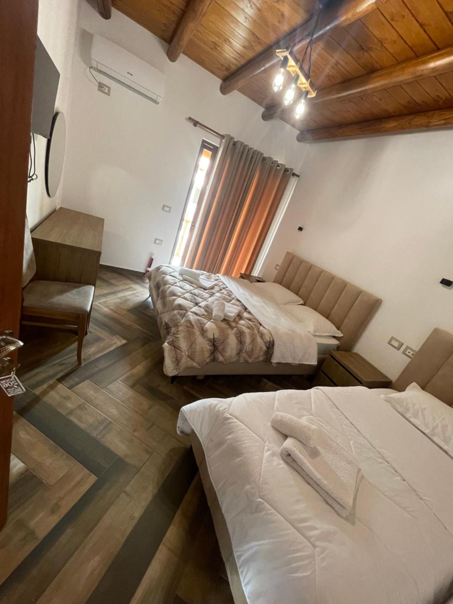 Guest House Bracaj Zhaban Kültér fotó